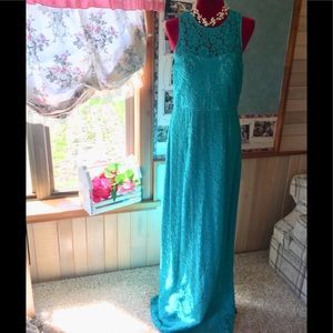 Beautiful NWT Donna Morgan Special occasion dress